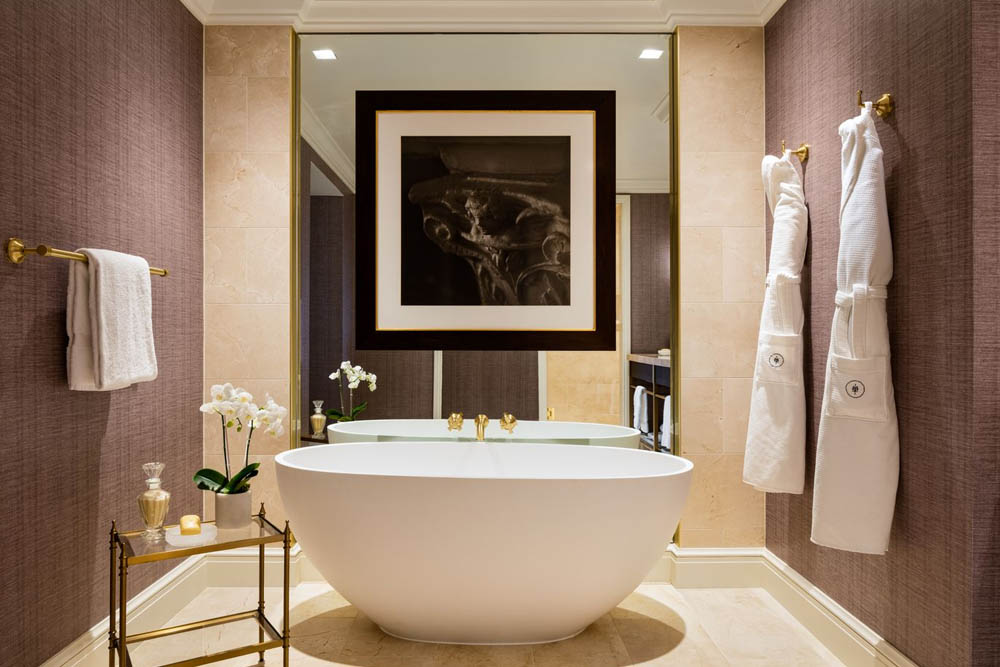 Deep Soaking Tub in the large Bathroom in the Estate Suite at the Rosewood Mansion on Turtle Creek in Dallas Tx 1000