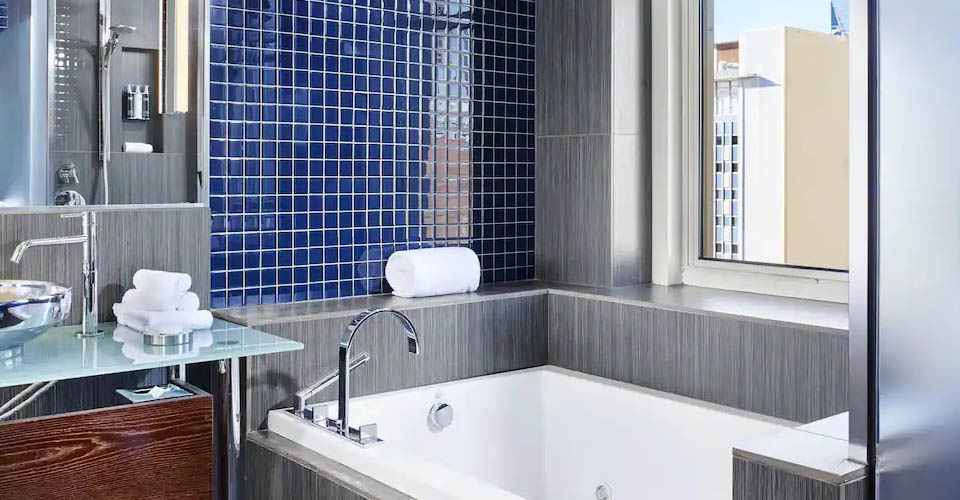 Joule Dallas Tx - Suites with Deep Soaking Tubs - Elegant