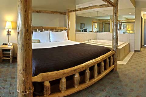Great Wolf Lodge in Grapvine Bedroom with Jacuzzi Tub